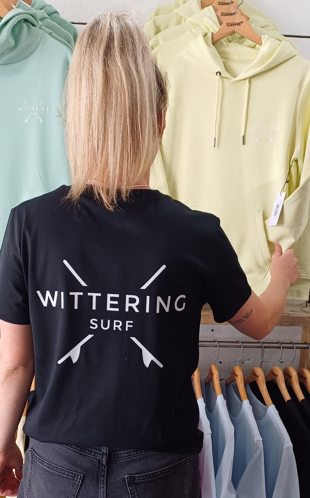 LADIES EVERYDAY CREST T-SHIRT - BLACK - Wittering Surf Shop
