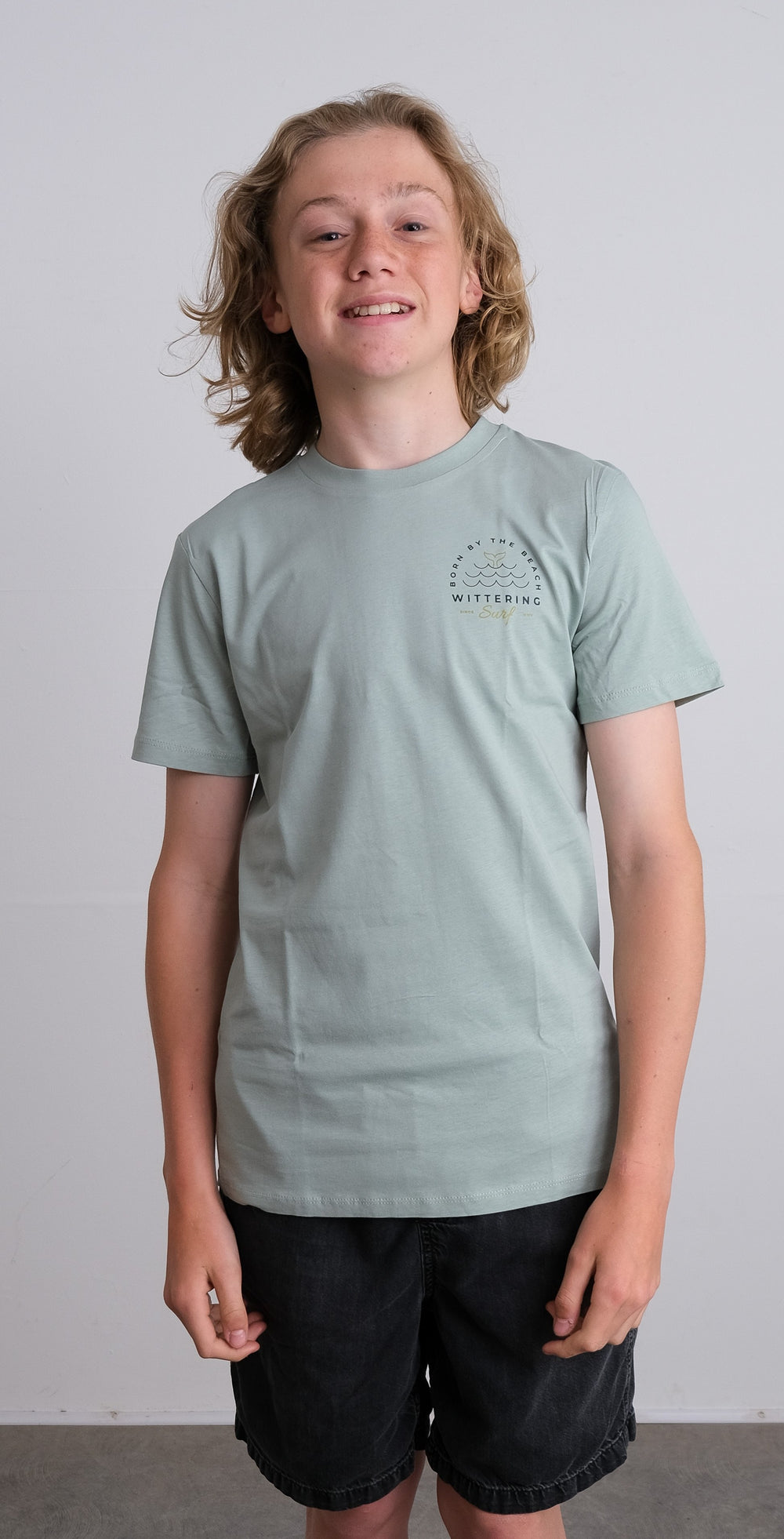 KIDS BORN BY THE BEACH T-SHIRT - ALOE - Black & Gold Design